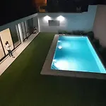 Гостевой дом Sargaco Pool And