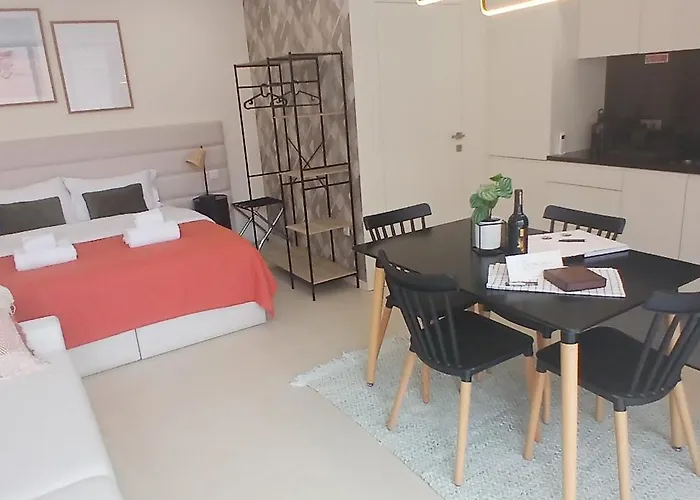 Sargaco Pool And Guest house Povoa de Varzim